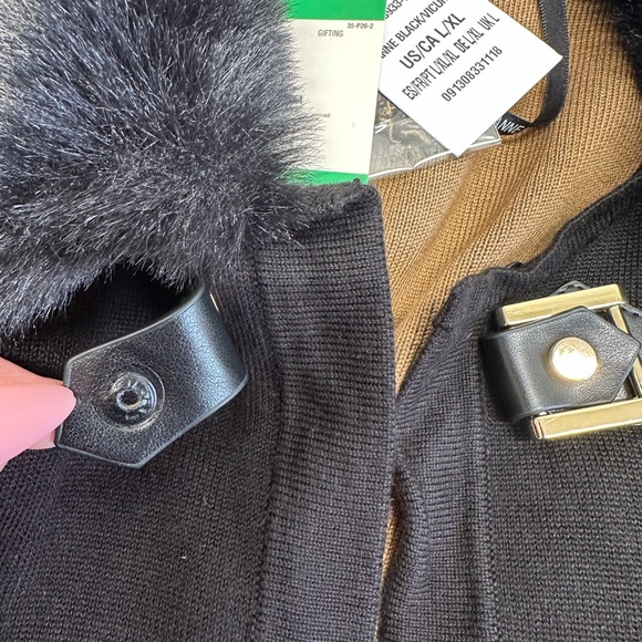 Anne KleinWomen's Faux-Fur-Trimmed Buckle-Front Cape L/XL - Picture 5 of 9